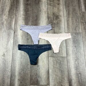 Jessica Simpson Thong Bundle‎